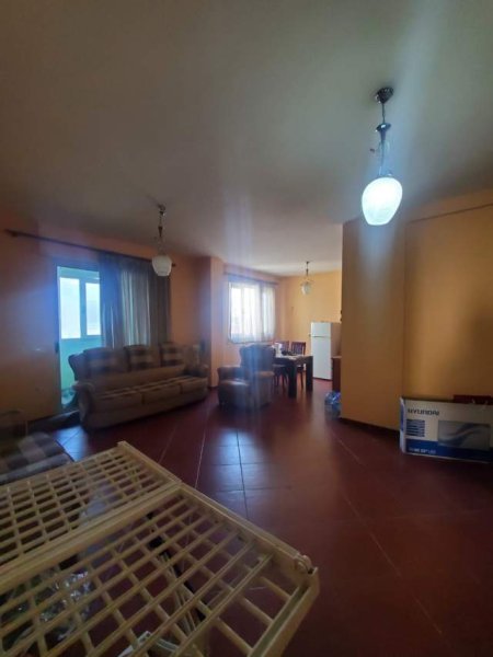 Tirane, jepet me qera apartament 1+1+BLK Kati 4, 65 m² 30.000 Leke (Bill Klinton)