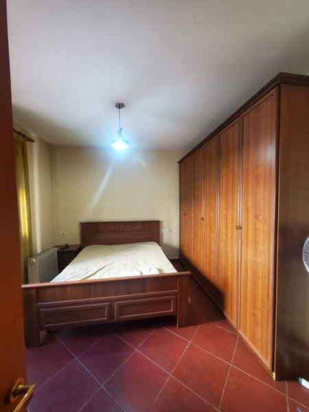 Tirane, jepet me qera apartament 1+1+BLK Kati 4, 65 m² 30.000 Leke (Bill Klinton)