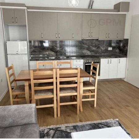 Tirane, jepet me qera apartament 2+1 Kati 5, 550 Euro