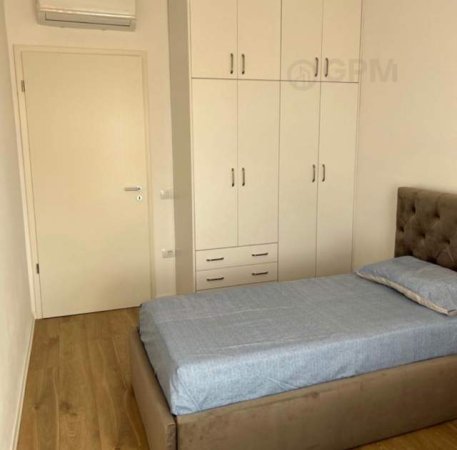 Tirane, jepet me qera apartament 2+1 Kati 5, 550 Euro