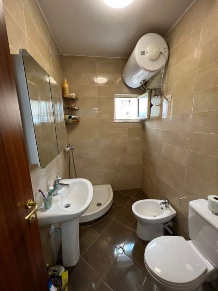 Tirane, jepet me qera apartament 2+1+BLK Kati 5, 100 m² 500 Euro (Fusha e Aviacionit)