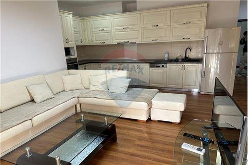Tirane, jepet me qera apartament 1+1+A+BLK Kati 5, 64 m² 450 Euro (Rr e dibres)