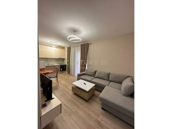 Tirane, jepet me qera apartament 1+1+A+BLK Kati 2, 67 m² 550 Euro (Komuna e Parisit)