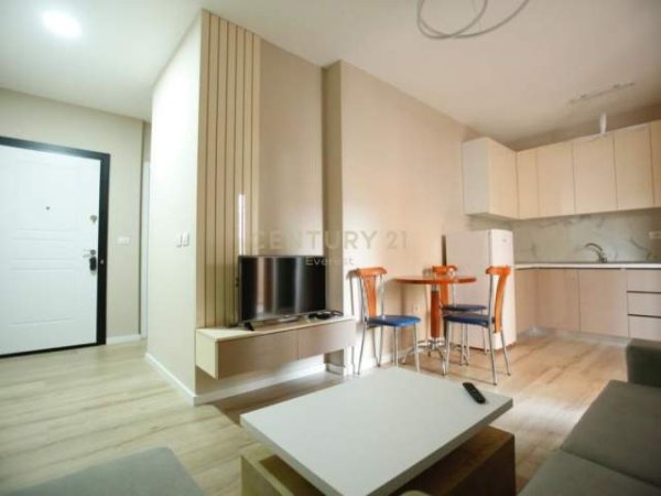 Tirane, jepet me qera apartament 1+1+A+BLK Kati 2, 67 m² 550 Euro (Komuna e Parisit)