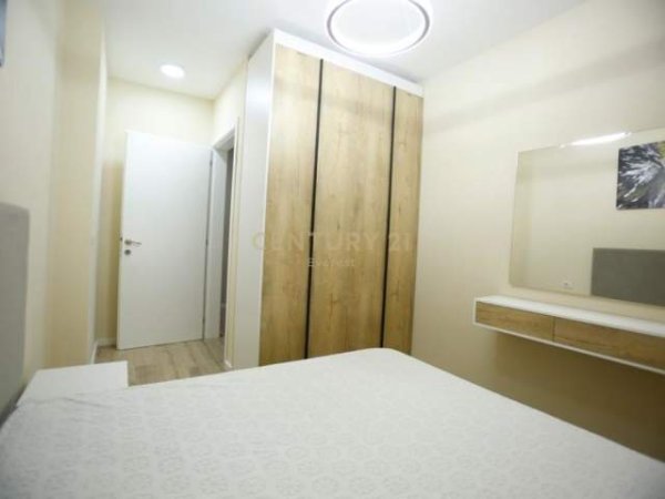 Tirane, jepet me qera apartament 1+1+A+BLK Kati 2, 67 m² 550 Euro (Komuna e Parisit)