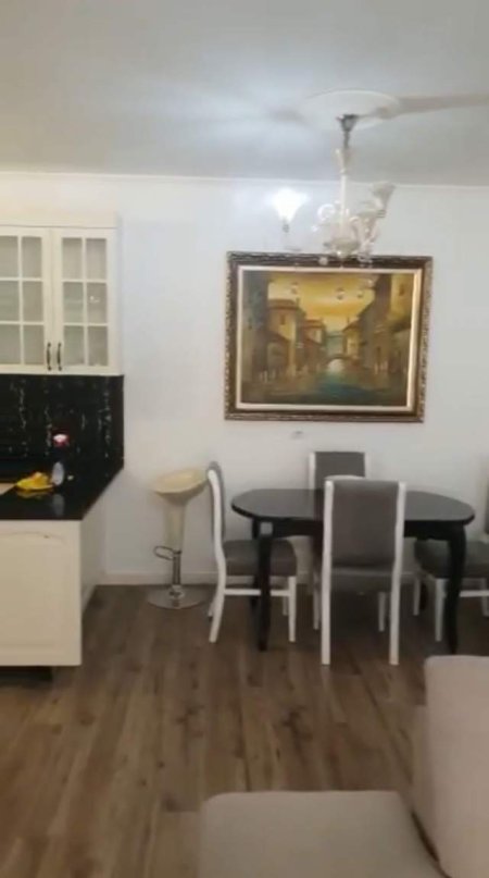 Tirane, jepet me qera apartament 2+1+BLK Kati 2, 80 m² 300 Euro (Fresk)