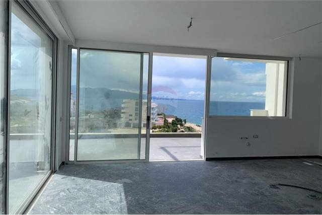 Sarande, shitet apartament duplex Dublex Kati 6, 253 m² 760.000 Euro (Rrugen Pavaresia ne Sarande)