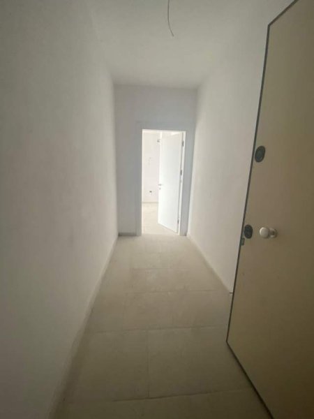 Tirane, shitet apartament 2+1+BLK Kati 8, 97 m² 50.500 Euro (Rruga Teuta)