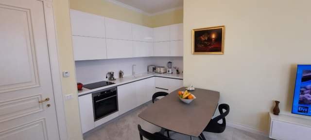 Tirane, jepet me qera apartament Kati 5, 100 m² 1.400 Euro