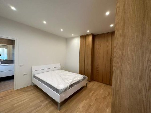 Tirane, ofert apartament 2+1+BLK 120 m² 1.300 Euro (sauk)