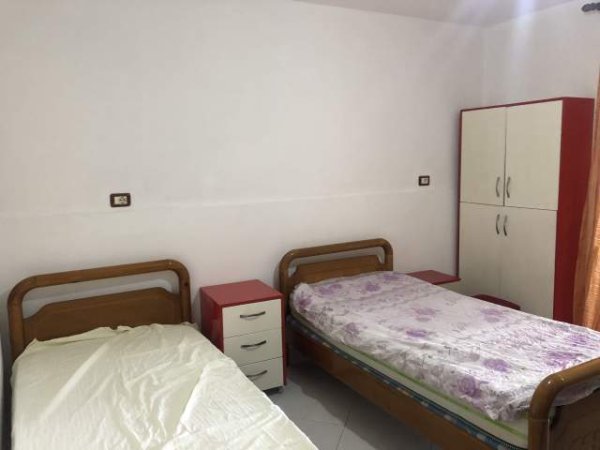 Tirane, jepet me qera apartament 1+1 Kati 1, 52 m² 25.000 Leke (Bulevardi Zogu I)