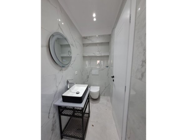 Tirane, shitet apartament 2+1 Kati 5, 90 m² 235.000 € (Komuna e Parisit)