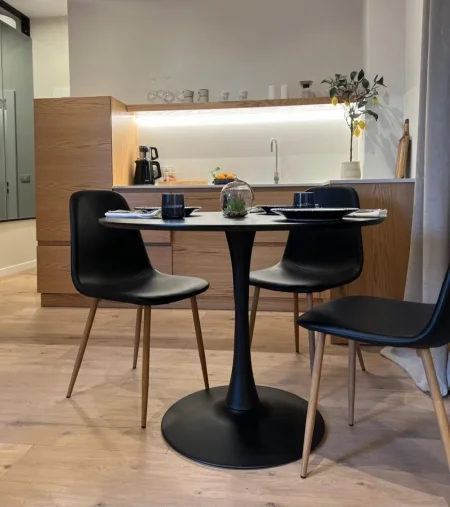 Tirane, jepet me qera apartament 1+1+Ballkon Kati 2, 60 m² 650 € (RRUGA E KAVAJES)