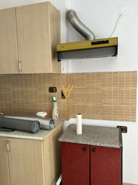 Tirane, jepet me qera garsonier Kati 1, 33 m² 350 € (VASIL SHANTO)