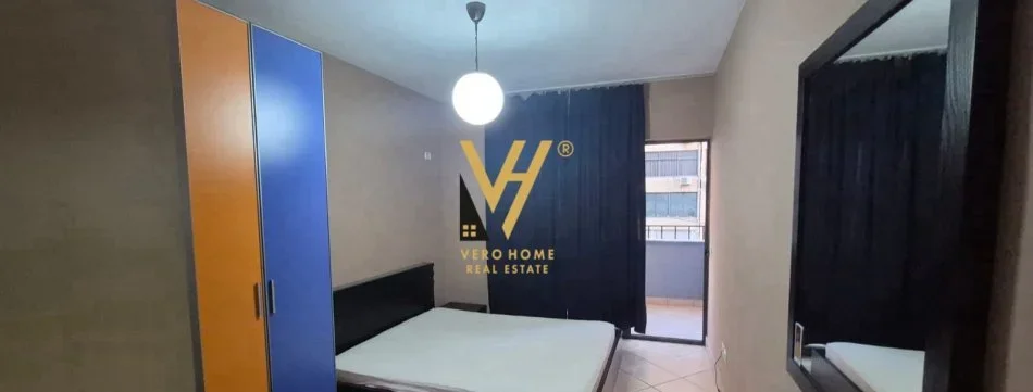 Tirane, jepet me qera apartament 2+1+Ballkon Kati 5, 95 m² 700 € (21 DHJETORI)