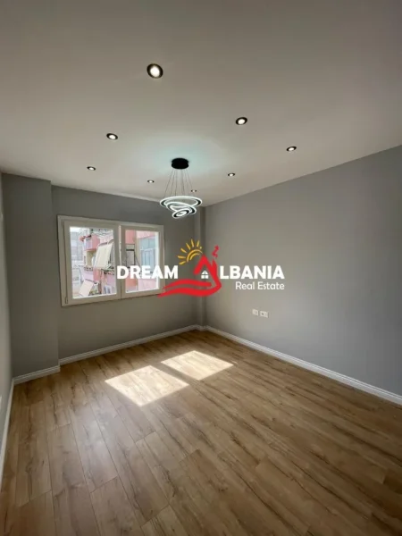 Tirane, shitet apartament 1+1 , 63 m² 118.000 € 