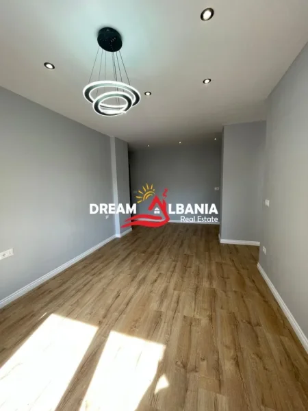 Tirane, shitet apartament 1+1 , 63 m² 118.000 € 