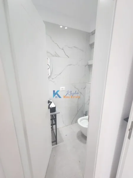 Tirane, shitet apartament 2+1+Ballkon Kati 7, 90 m² 225.000 € (Komuna e Parisit (pranë kompleksit Kika 2))