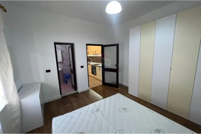 Tirane, jepet me qera apartament 2+1 Kati 2, 101 m² 600 € (rruga mine peza)