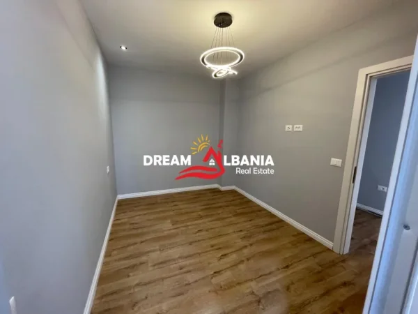 Tirane, shitet apartament 1+1 , 49 m² 98.000 € 