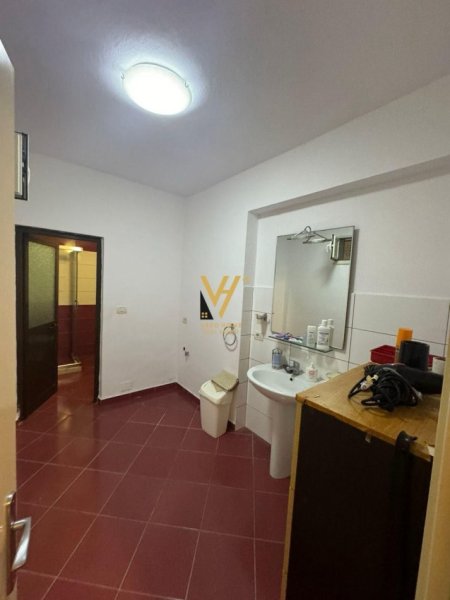 Tirane, jepet me qera apartament 1+1+Ballkon Kati 1, 80 m² 600 € (SHESHI WILLSON)
