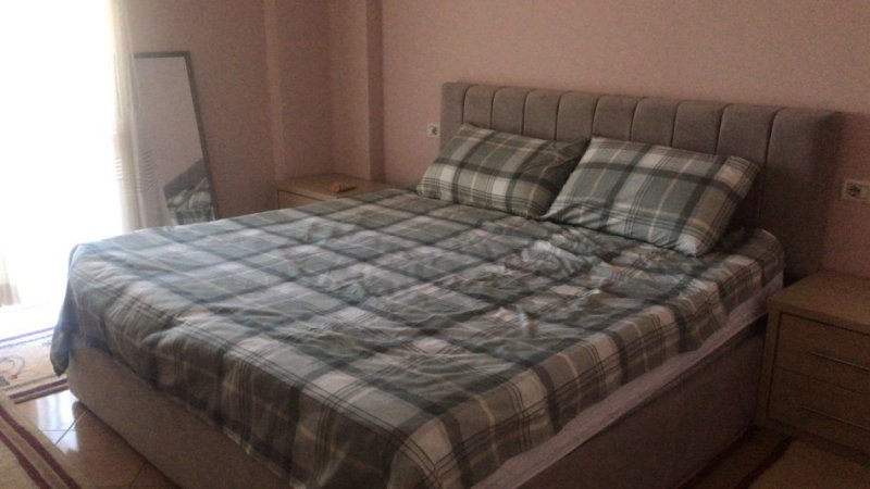Tirane, jepet me qera apartament 1+1+Ballkon Kati 3, 75 m² 450 € (kongresi i manastirit)