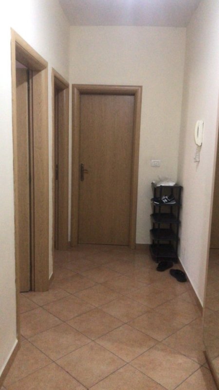 Tirane, jepet me qera apartament 1+1+Ballkon Kati 3, 75 m² 450 € (kongresi i manastirit)
