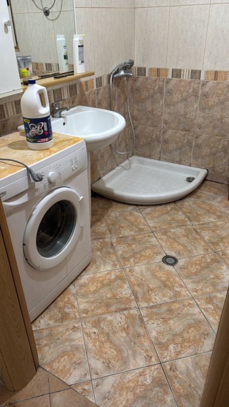 Tirane, jepet me qera apartament 1+1+Ballkon Kati 3, 75 m² 450 € (kongresi i manastirit)