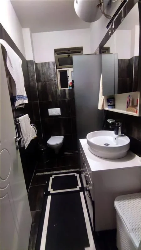 Tirane, jepet me qera apartament 2+1 Kati 3, 73 m² 600 € (SIRI KODRA)