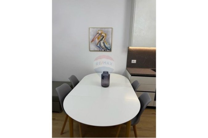 Tirane, jepet me qera apartament 2+1 Kati 12, 80 m² 550 € (golden park)