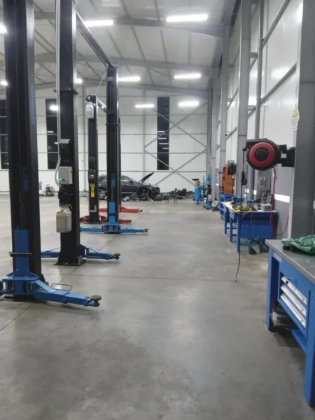 Tirane, jepet me qera magazine Kati 0, 550 m² 3.000 € (autostrada tirane durres)