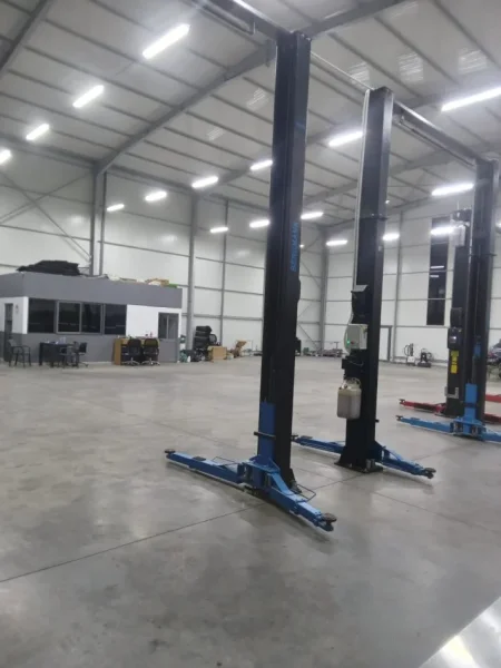 Tirane, jepet me qera magazine Kati 0, 550 m² 3.000 € (autostrada tirane durres)