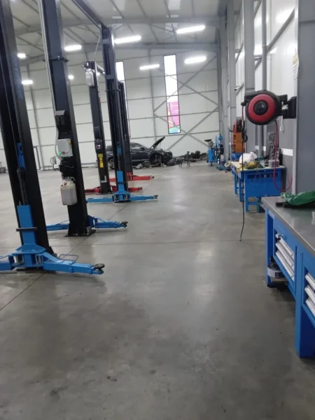 Tirane, jepet me qera magazine Kati 0, 550 m² 3.000 € (autostrada tirane durres)