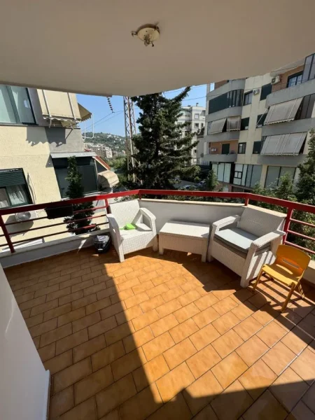 Tirane, jepet me qera apartament 2+1 Kati 4, 90 m² 1.000 € (LIQENI ITHATE)