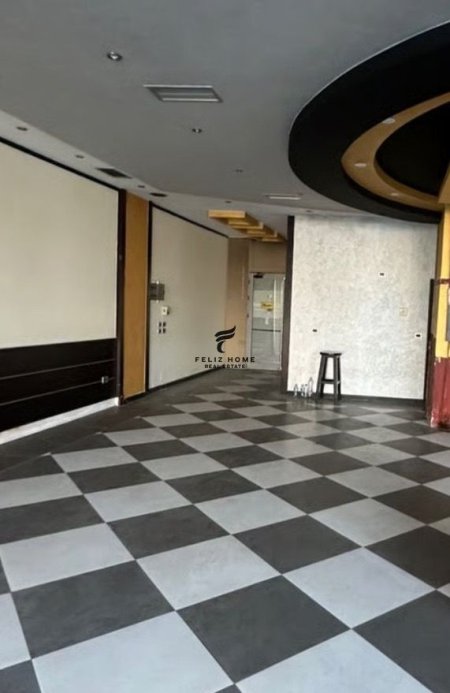 Tirane, jepet me qera ambjent biznesi Kati 0, 100 m² 900 € (KOMUNA E PARISIT)