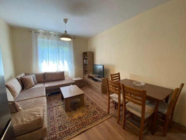 Tirane, jepet me qera apartament 2+1+Ballkon Kati 4, 70 m² 550 € (Vasil Shanto)