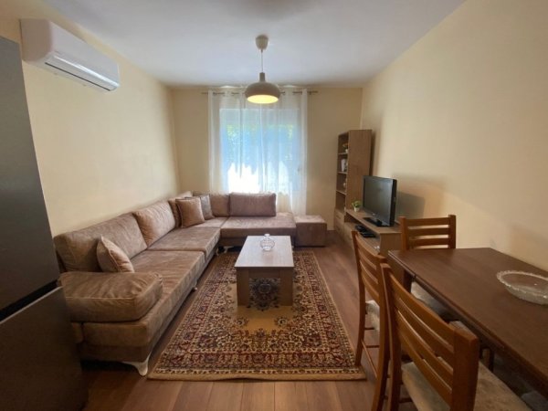 Tirane, jepet me qera apartament 2+1+Ballkon Kati 4, 70 m² 550 € (Vasil Shanto)