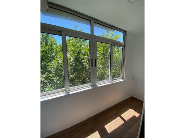 Tirane, jepet me qera apartament 2+1+Ballkon Kati 4, 70 m² 550 € (Vasil Shanto)