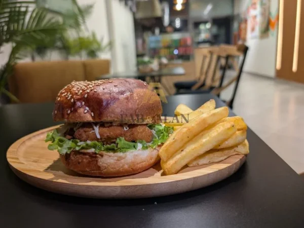 Tirane, shitet biznesi , 15.000 Euro (Kompleksi Orion, rruga e Dibres)