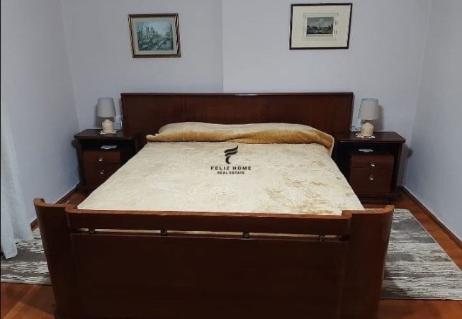 Tirane, jepet me qera apartament 2+1+Ballkon Kati 3, 75 m² 600 € (BLLOK)
