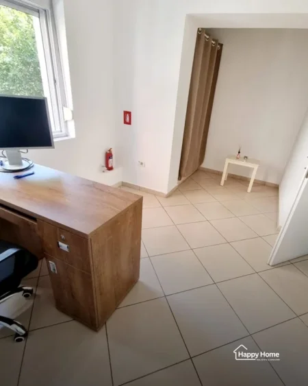 Tirane, jepet me qera zyre Kati 2, 84 m² 750 € (Myslym shyri)