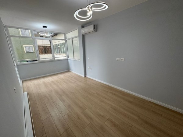 Tirane, shitet apartament 2+1+Ballkon , 93 m² 265.000 € (Myslym Shyr)