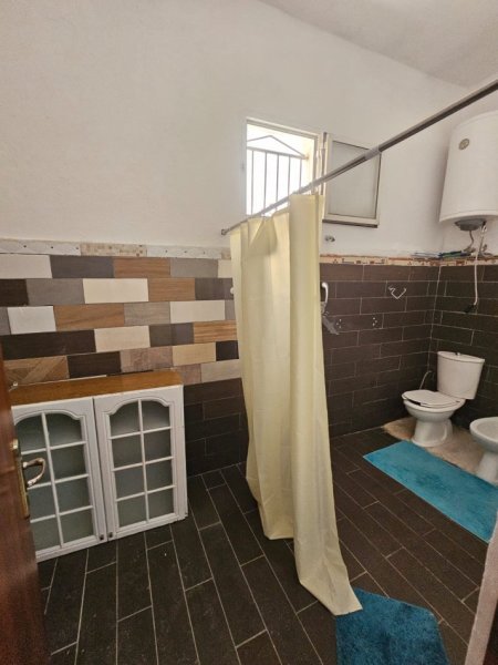 Durres, jepet me qera apartament 2+1+Aneks+Ballkon Kati 1, 90 m² 300 € 