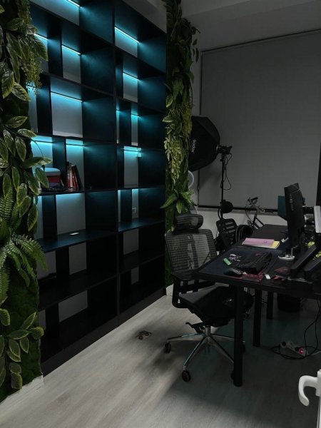 Tirane, jepet me qera ambjent biznesi Kati 2, 35 m² 300 € (21 DHJETORI)