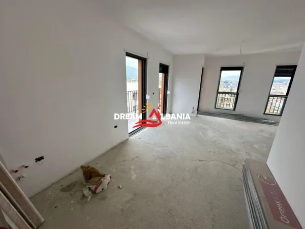 Tirane, shitet apartament 2+1 , 128 m² 256.000 € 