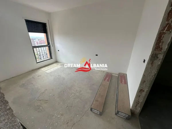 Tirane, shitet apartament 2+1 , 128 m² 256.000 € 