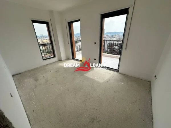 Tirane, shitet apartament 2+1 , 128 m² 256.000 € 