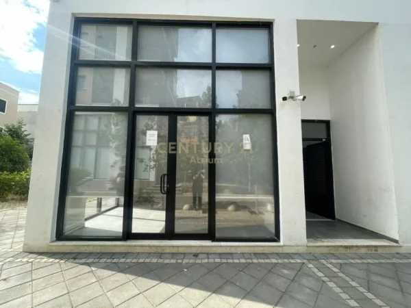 Tirane, jepet me qera ambjent biznesi Kati 0, 40 m² 350 € (ish restorant durresi)