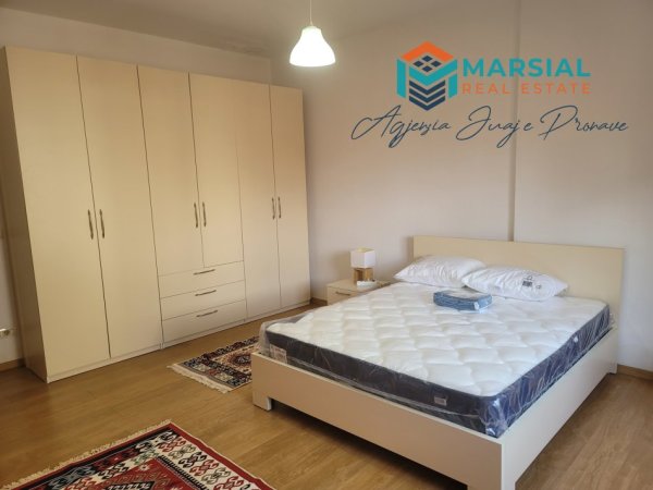 Tirane, jepet me qera apartament 2+1 Kati 1, 112 m² 650 € 