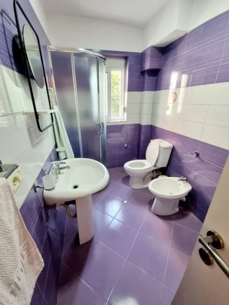 Tirane, jepet me qera zyre Kati 2, 84 m² 750 € (Myslym Shyri)